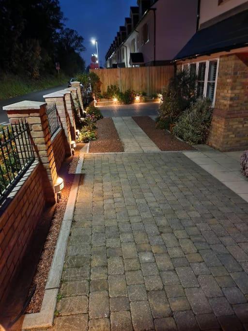 Two-Bedroom Cosy Country Lodge With Private Patio Greenhithe Exterior foto